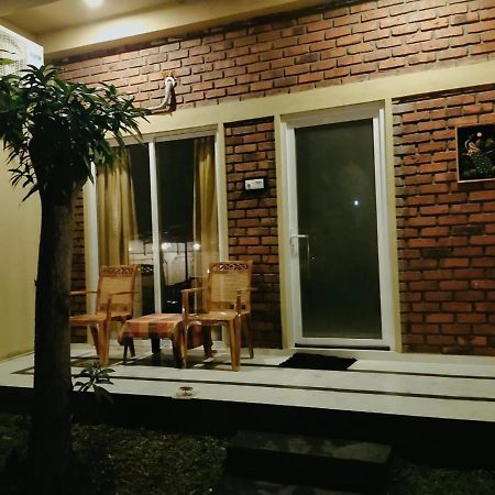 Petit Guest House Negombo Exterior foto